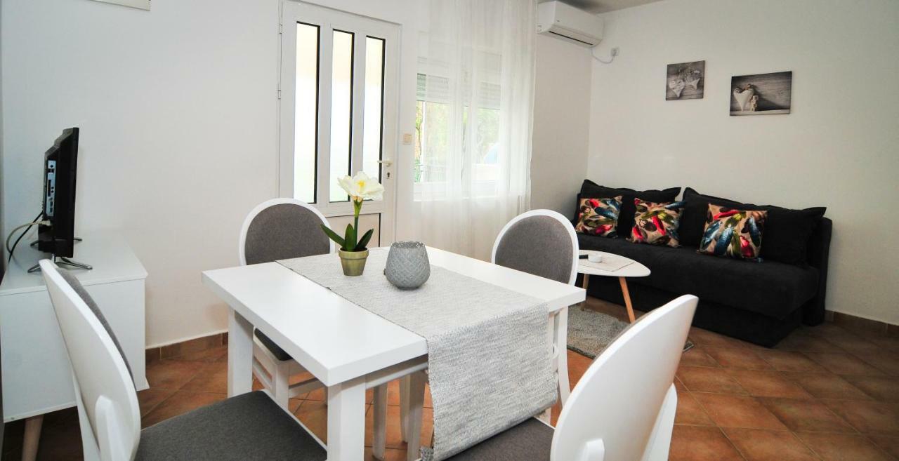 Apartments Pean Tivat Exterior foto